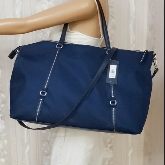 Tommy Hilfiger Handbags - Tommy Hilfiger Weekender Bag